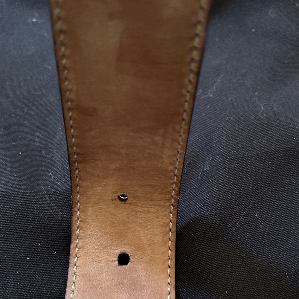 Gucci Leather Belt with Gucci dust bag - Picture 12 of 13